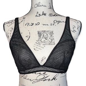 NWOT VICTORIA’S SECRET Black Mesh Bralette Size Medium